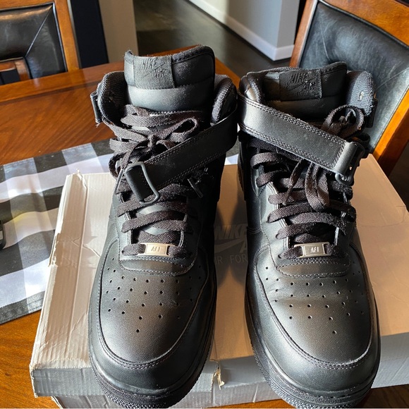air force mid black